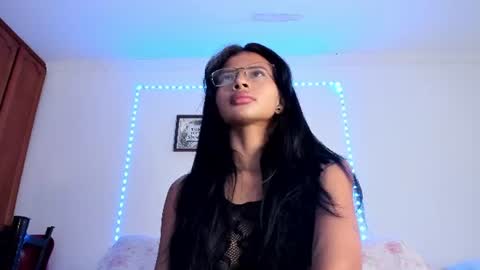 lunadolie online show from 06-12-26, 01:43