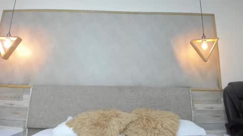 Snapshot of lunaevanss_ chatting on 09-16-25, 01:12 LUNA online show from 09-16-25, 01:12