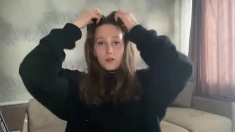 Snapshot of lunafeather chatting on 01-17-26, 10:20 lunafeather online show from 01-17-26, 10:20