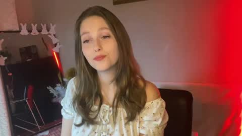Snapshot of lunafeather chatting on 04-06-26, 05:58 lunafeather online show from 04-06-26, 05:58