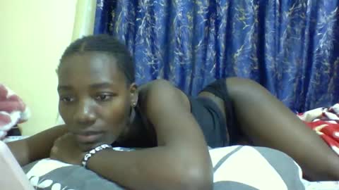 lunah_kitty online show from 04-13-26, 08:47