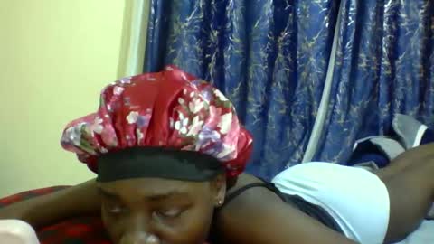 lunah_kitty online show from 05-12-26, 08:55