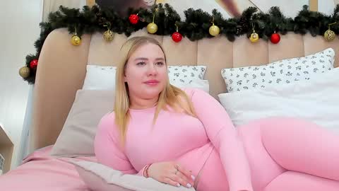 LunaHouston online show from 01-17-25, 01:57