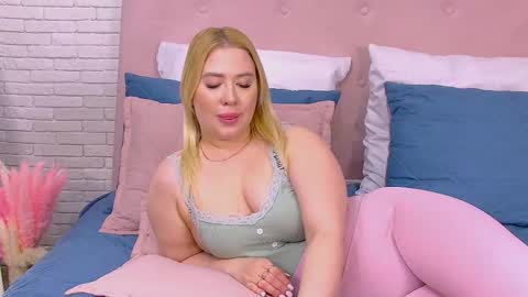 Snapshot of lunahouston chatting on 01-31-26, 07:11 LunaHouston online show from 01-31-26, 07:11