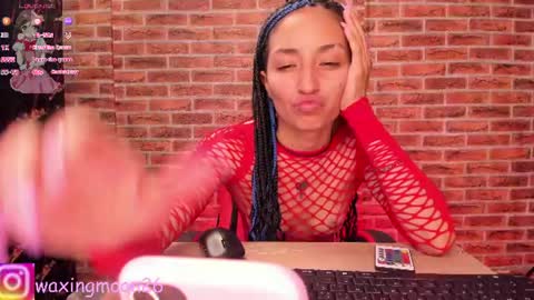 Snapshot of lunaixmoon_ chatting on 08-09-26, 12:21 Luna online show from 08-09-26, 12:21