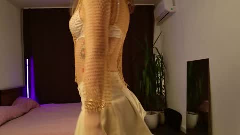 Snapshot of lunalike chatting on 10-20-25, 05:13 lunalike online show from 10-20-25, 05:13