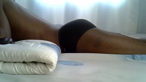 lunalove22_ online show from 10-16-25, 07:09