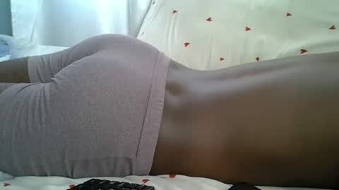 Snapshot of lunalove22_ chatting on 02-06-26, 07:45 lunalove22_ online show from 02-06-26, 07:45