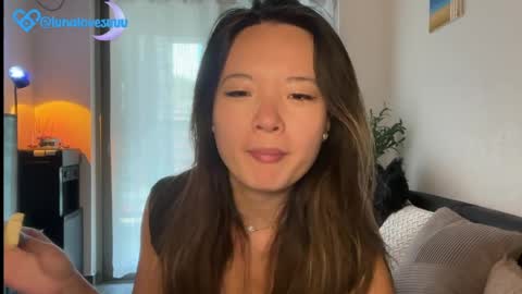 Luna online show from 04-01-26, 01:28