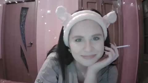 lunamystique_ online show from 02-05-25, 09:18