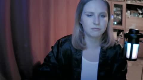 Snapshot of lunamystique_ chatting on 06-17-26, 04:08 lunamystique_ online show from 06-17-26, 04:08