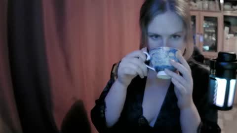 Snapshot of lunamystique_ chatting on 06-25-26, 07:29 lunamystique_ online show from 06-25-26, 07:29
