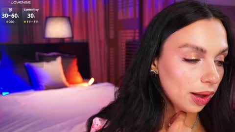 Luna  next streams Mon Fri Sat Sun 8pm-5am gmt0 online show from 04-10-26, 08:57