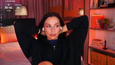 Luna  next streams Mon Fri Sat Sun 8pm-5am gmt0 online show from 04-25-26, 08:39