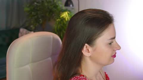 lunaolivia_ online show from 04-29-26, 01:04