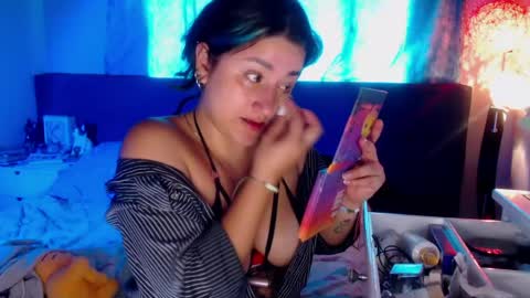 Snapshot of lunapalmer01 chatting on 05-29-26, 02:15 Julieth online show from 05-29-26, 02:15
