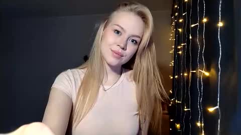 lunapeony online show from 01-19-26, 09:35