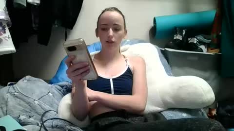 Snapshot of lunapixie2020 chatting on 12-10-24, 04:02 lunapixie2020 online show from 12-10-24, 04:02