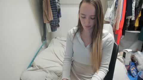 Snapshot of lunapixie2020 chatting on 12-30-24, 09:59 lunapixie2020 online show from 12-30-24, 09:59