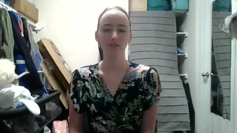 lunapixie2020 online show from 05-20-26, 10:38