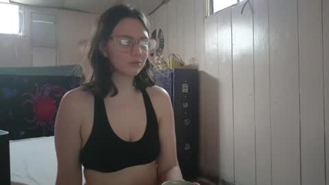 lunaquinn45 online show from 02-03-25, 11:05