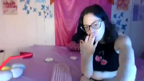 lunaquinn45 online show from 12-19-25, 09:22