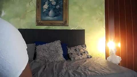 Snapshot of lunar_shade chatting on 02-03-26, 09:09 jesus online show from 02-03-26, 09:09