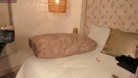 Snapshot of lunara_vall chatting on 06-14-26, 07:49 Lia 3 online show from 06-14-26, 07:49
