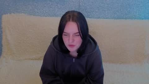 Snapshot of lunariaas chatting on 03-25-26, 11:27 Valeria online show from 03-25-26, 11:27