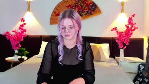 Snapshot of lunariafox chatting on 03-15-26, 02:23 lunariafox online show from 03-15-26, 02:23