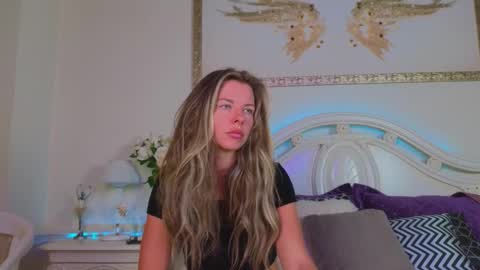 Luna Rishi online show from 09-15-25, 11:43