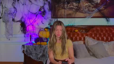 Luna Rishi online show from 10-28-25, 06:06