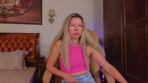 Luna Rishi online show from 06-30-26, 06:25