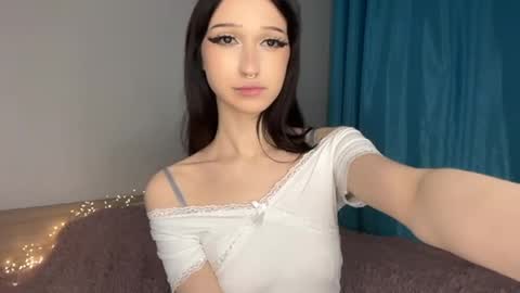 LunarMoly online show from 04-15-26, 07:58