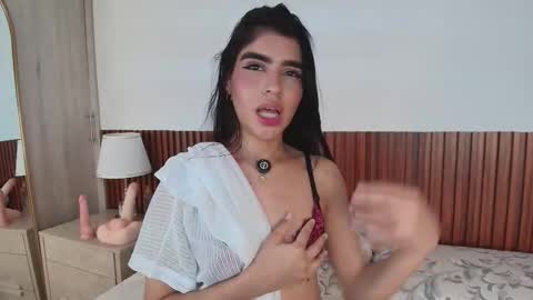 Snapshot of lunarousse_ chatting on 02-28-26, 01:17 Luna Rousse online show from 02-28-26, 01:17