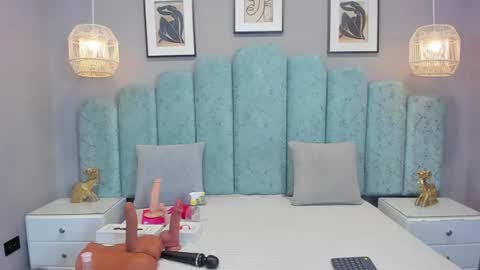 Luna online show from 07-21-26, 11:45