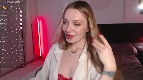 Snapshot of lunaticabae chatting on 03-10-25, 04:17 LunaticaBae online show from 03-10-25, 04:17