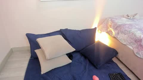 lunavelvet__ online show from 04-29-26, 05:30