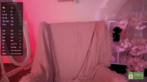 Luna online show from 09-28-25, 08:03