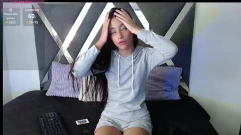 Snapshot of lunawillis chatting on 02-12-25, 04:11 Luna online show from 02-12-25, 04:11