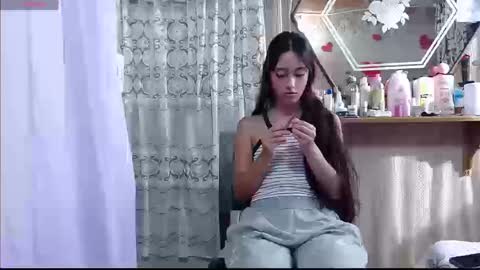 Snapshot of lunawillis chatting on 09-13-25, 09:25 Luna online show from 09-13-25, 09:25