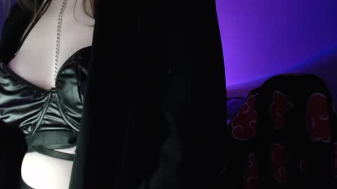 LunaXcherry online show from 04-23-26, 05:59