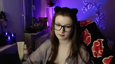 LunaXcherry online show from 04-30-26, 06:47