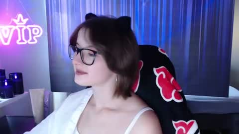 LunaXcherry online show from 07-31-26, 05:23