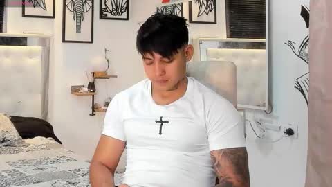 Snapshot of lunay_xtreemboy chatting on 09-23-25, 01:41 Lunay online show from 09-23-25, 01:41