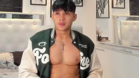 Snapshot of lunay_xtreemboy chatting on 09-24-25, 02:04 Lunay online show from 09-24-25, 02:04