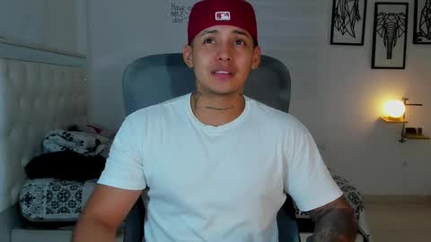 Snapshot of lunay_xtreemboy chatting on 02-28-26, 01:06 Lunay online show from 02-28-26, 01:06