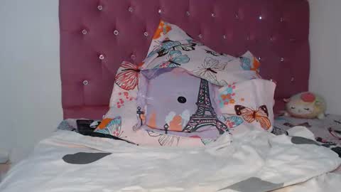 Luna online show from 04-14-26, 01:11