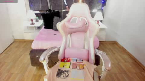 Snapshot of lunitaa18 chatting on 01-28-25, 01:08 V A L E R I A online show from 01-28-25, 01:08