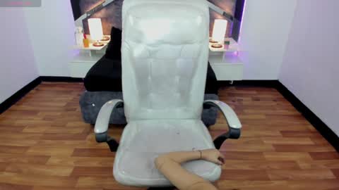 Snapshot of lunitaa18 chatting on 02-06-25, 02:55 V A L E R I A online show from 02-06-25, 02:55